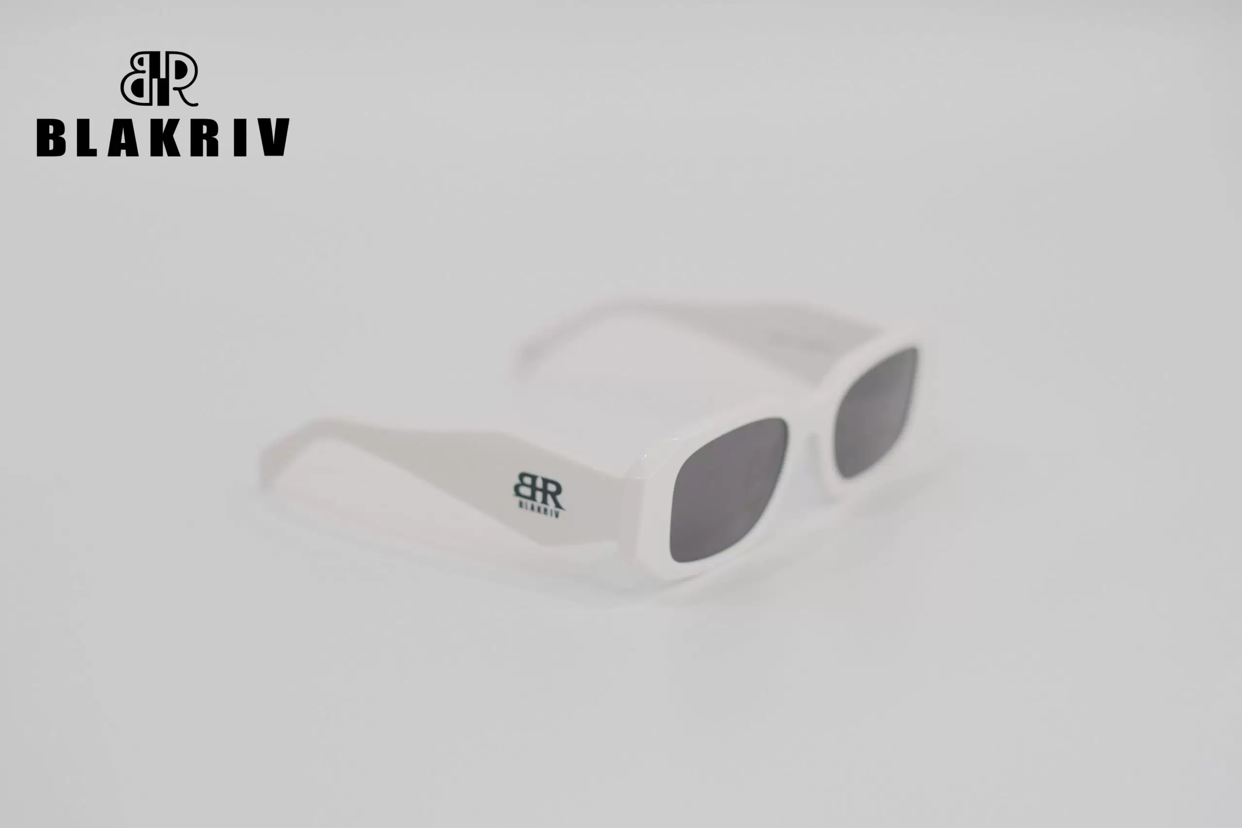 BlakRiv Logo White Rectangle Women Sunglasses - Image 3